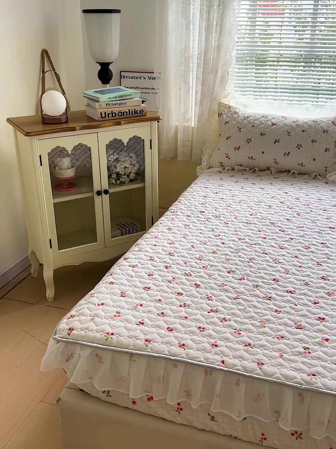 91家纺网 家纺一手货源 找家纺 艾橙家纺 2025新款雪纺花边加棉床笠款单品四件套-单床笠 樱之恋