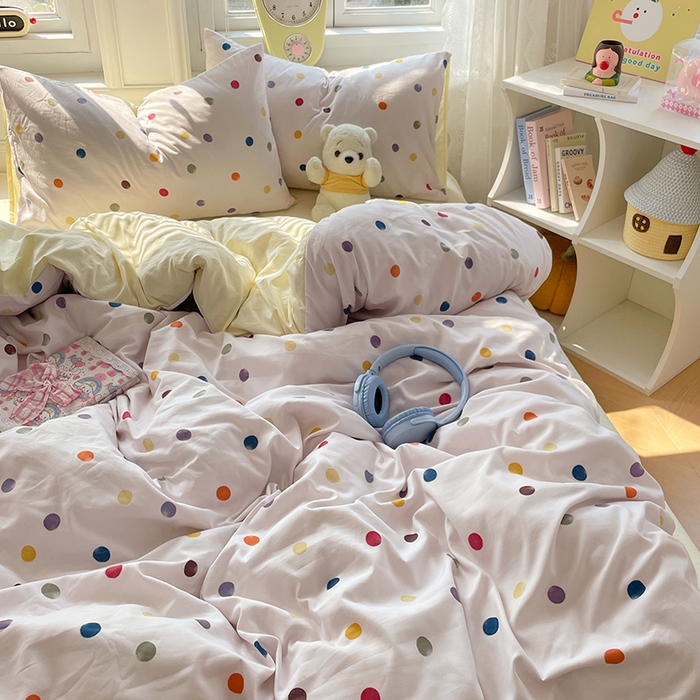 91家纺网 家纺一手货源 找家纺 思诺羽床笠 2025春夏新款小清新105克高克重水洗棉印花四件套 七彩波点