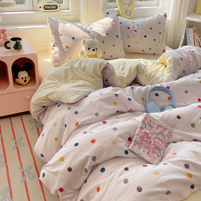 91家纺网 家纺一手货源 找家纺 思诺羽床笠 2025春夏新款小清新105克高克重水洗棉印花四件套 七彩波点