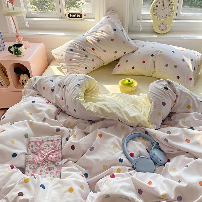 91家纺网 家纺一手货源 找家纺 思诺羽床笠 2025春夏新款小清新105克高克重水洗棉印花四件套 七彩波点