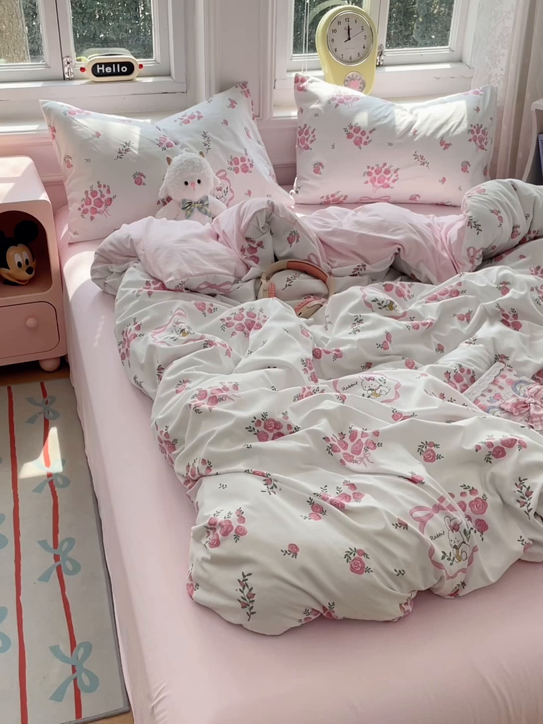 91家纺网 家纺一手货源 找家纺 思诺羽床笠 2025春夏新款小清新105克高克重水洗棉印花四件套 蔷薇兔