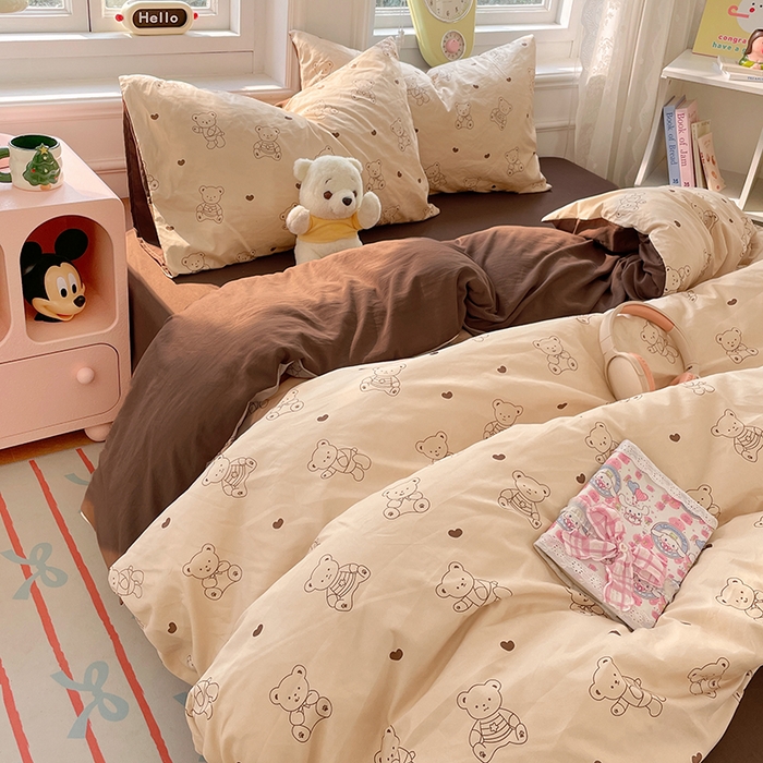 91家纺网 家纺一手货源 找家纺 思诺羽床笠 2025春夏新款小清新105克高克重水洗棉印花四件套 顽皮熊