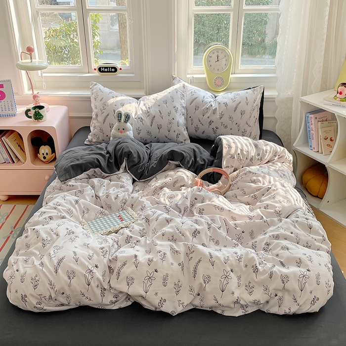 91家纺网 家纺一手货源 找家纺 思诺羽床笠 2025春夏新款小清新105克高克重水洗棉印花四件套 月影繁花