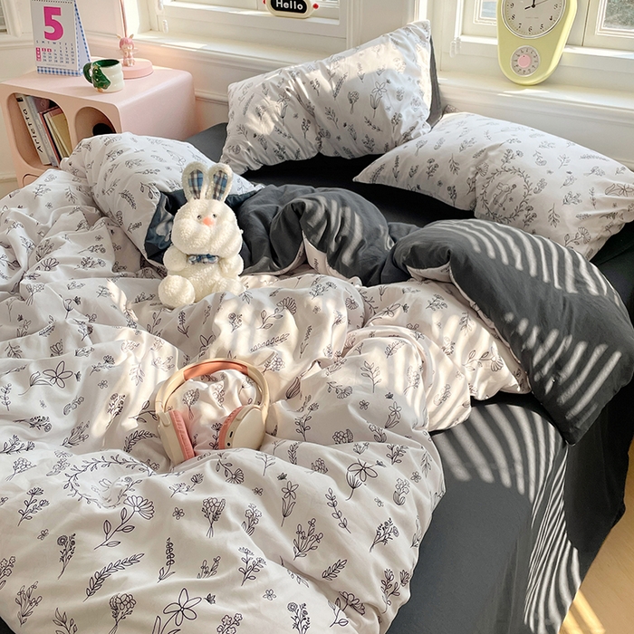 91家纺网 家纺一手货源 找家纺 思诺羽床笠 2025春夏新款小清新105克高克重水洗棉印花四件套 月影繁花