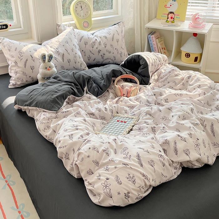 91家纺网 家纺一手货源 找家纺 思诺羽床笠 2025春夏新款小清新105克高克重水洗棉印花四件套 月影繁花