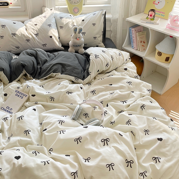 91家纺网 家纺一手货源 找家纺 思诺羽床笠 2025春夏新款小清新105克高克重水洗棉印花四件套 蝴蝶结