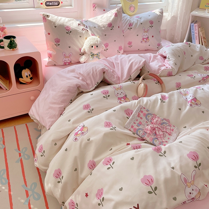 91家纺网 家纺一手货源 找家纺 思诺羽床笠 2025春夏新款小清新105克高克重水洗棉印花四件套 花园小兔