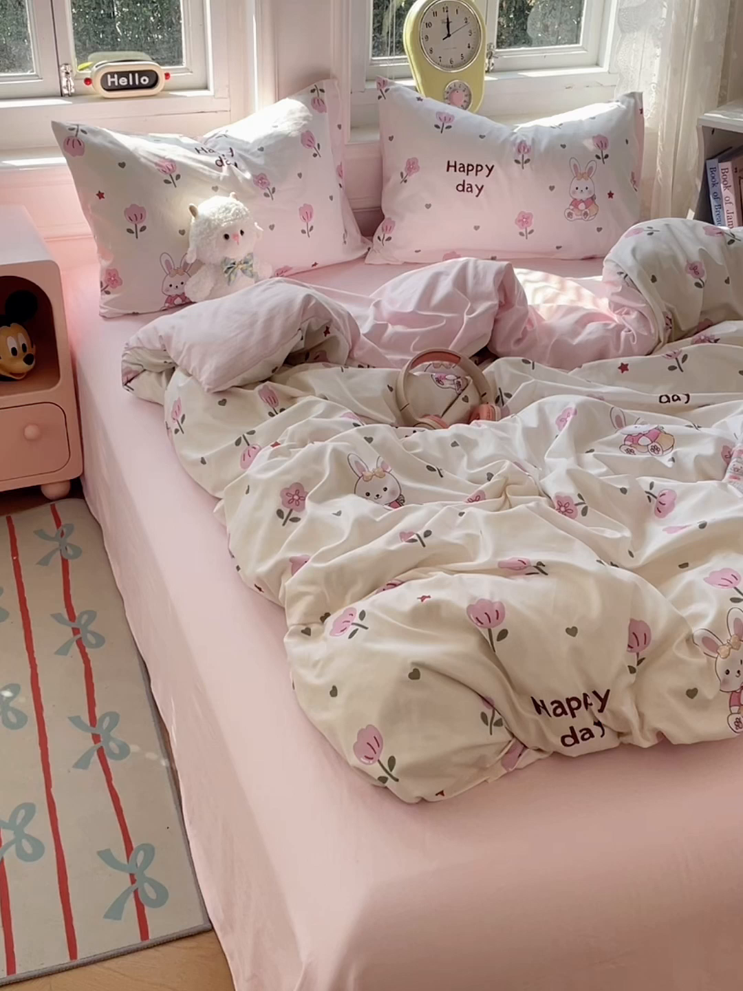 91家纺网 家纺一手货源 找家纺 思诺羽床笠 2025春夏新款小清新105克高克重水洗棉印花四件套 花园小兔