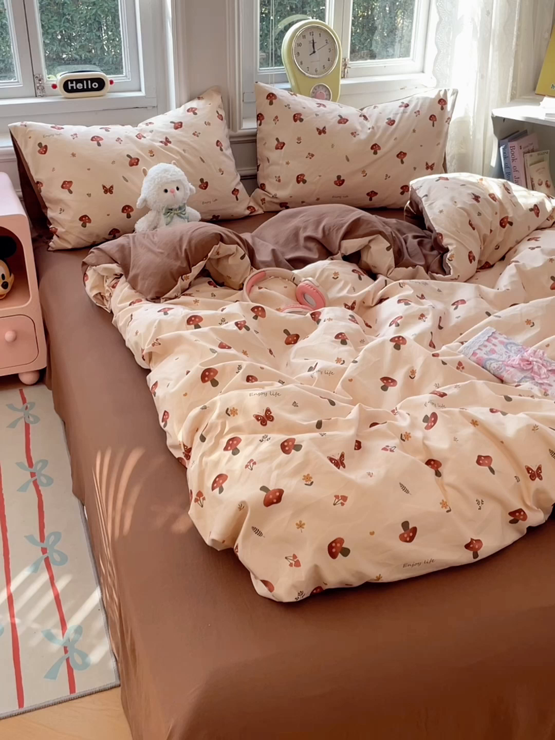 91家纺网 家纺一手货源 找家纺 思诺羽床笠 2025春夏新款小清新105克高克重水洗棉印花四件套 可爱蘑菇