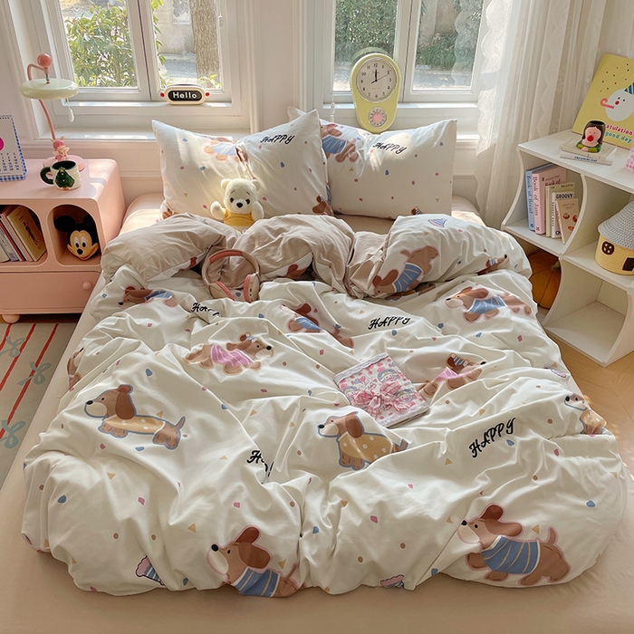 91家纺网 家纺一手货源 找家纺 思诺羽床笠 2025春夏新款小清新105克高克重水洗棉印花四件套 腊肠狗