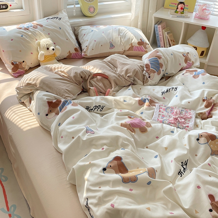 91家纺网 家纺一手货源 找家纺 思诺羽床笠 2025春夏新款小清新105克高克重水洗棉印花四件套 腊肠狗