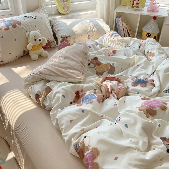 91家纺网 家纺一手货源 找家纺 思诺羽床笠 2025春夏新款小清新105克高克重水洗棉印花四件套 腊肠狗