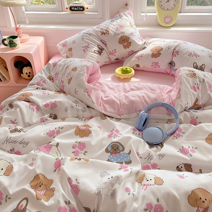 91家纺网 家纺一手货源 找家纺 思诺羽床笠 2025春夏新款小清新105克高克重水洗棉印花四件套 萌宠之家