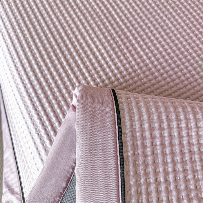 91家纺网 家纺一手货源 找家纺 笙意家纺 2025新款A类PE华夫格豆豆凉感软席-雅克系列 雅克-清新粉