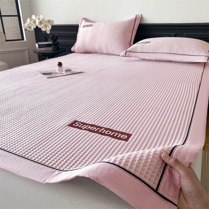 91家纺网 家纺一手货源 找家纺 笙意家纺 2025新款A类PE华夫格豆豆凉感软席-雅克系列 雅克-清新粉