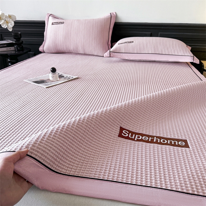 91家纺网 家纺一手货源 找家纺 笙意家纺 2025新款A类PE华夫格豆豆凉感软席-雅克系列 雅克-清新粉