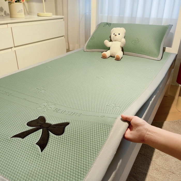 91家纺网 家纺一手货源 找家纺 （总）爱思凯家纺 2025新款【学生】PE冰豆豆凉席-绮梦系列-床席款