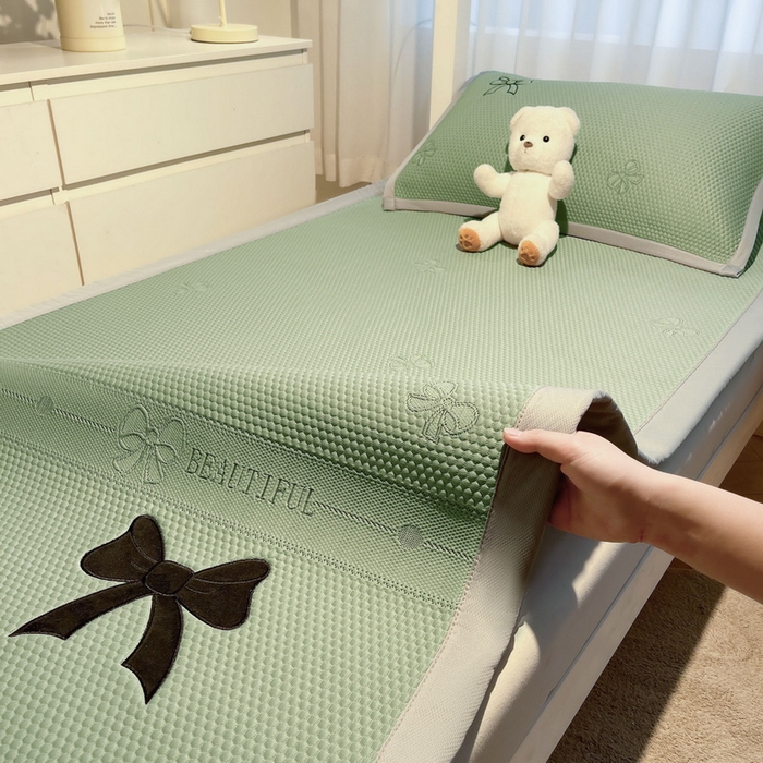 91家纺网 家纺一手货源 找家纺 （总）爱思凯家纺 2025新款【学生】PE冰豆豆凉席-绮梦系列-床席款