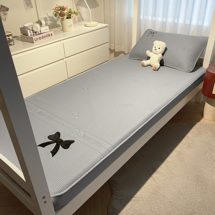 91家纺网 家纺一手货源 找家纺 （总）爱思凯家纺 2025新款【学生】PE冰豆豆凉席-绮梦系列-床笠款