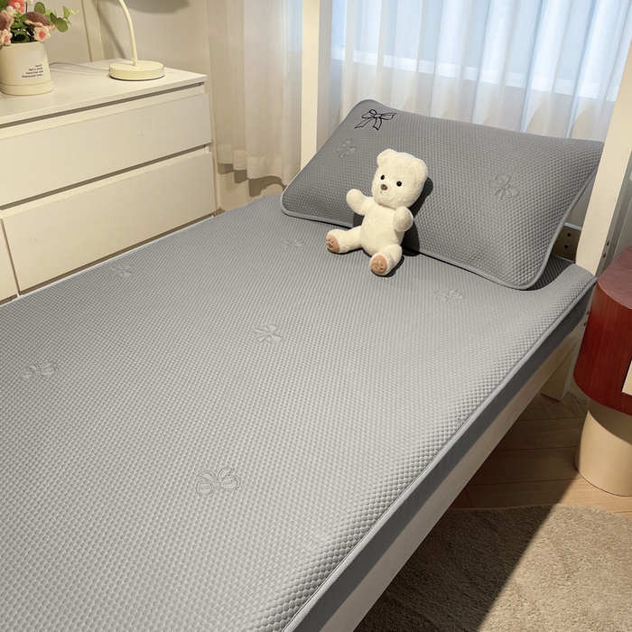 91家纺网 家纺一手货源 找家纺 （总）爱思凯家纺 2025新款【学生】PE冰豆豆凉席-绮梦系列-床笠款