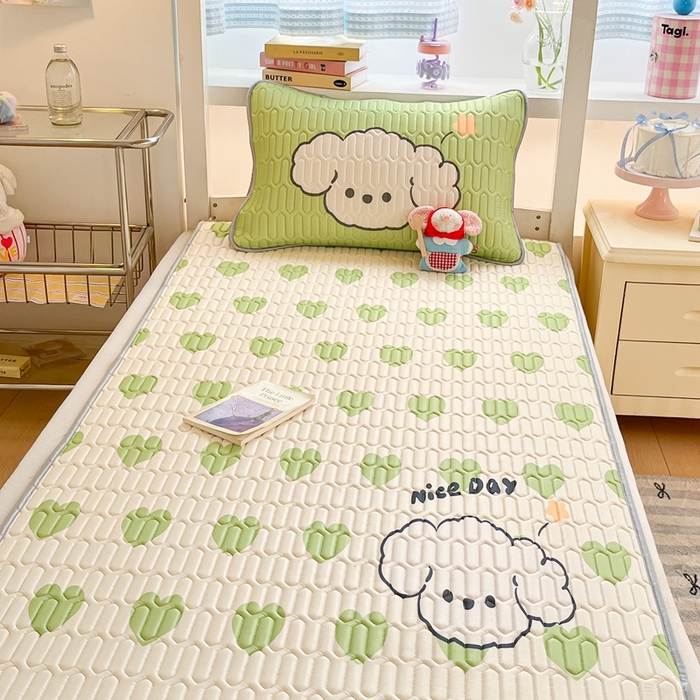 91家纺网 家纺一手货源 找家纺 川悦生活 2025新款大阪宿舍凉感丝凉席 薄荷小汪