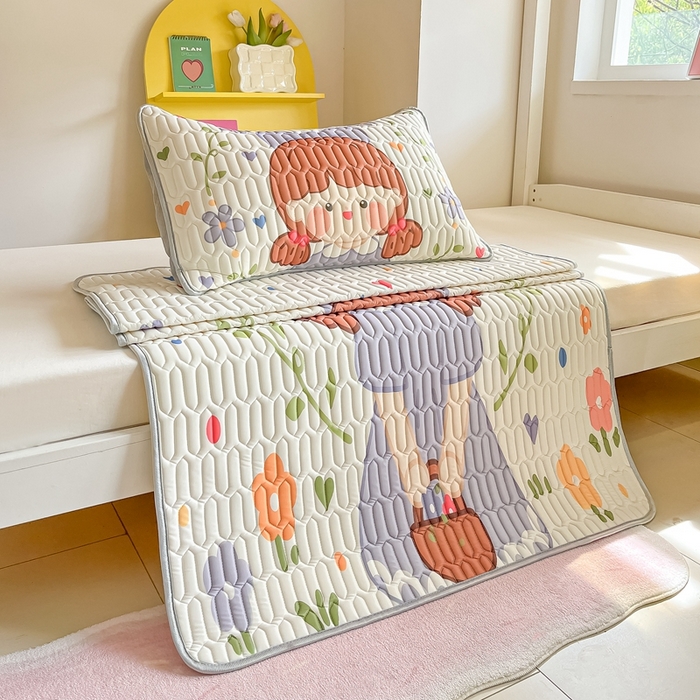 91家纺网 家纺一手货源 找家纺 川悦生活 2025新款大阪宿舍凉感丝凉席 萌萌妹紫兰