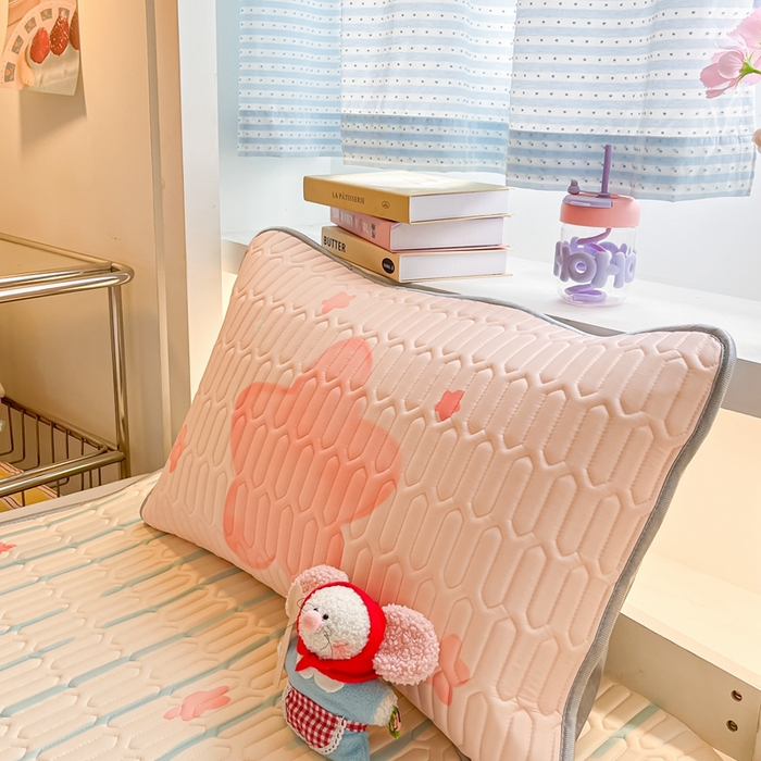 91家纺网 家纺一手货源 找家纺 川悦生活 2025新款大阪宿舍凉感丝凉席 萌萌星系