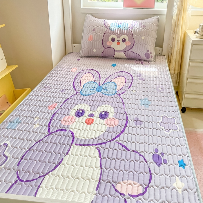 91家纺网 家纺一手货源 找家纺 川悦生活 2025新款大阪宿舍凉感丝凉席 米哈小兔