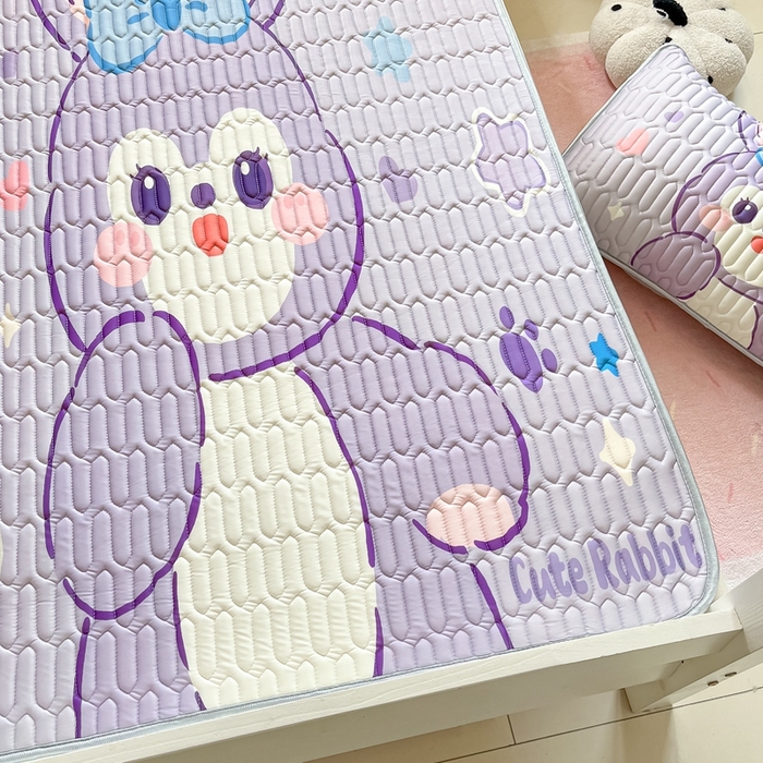 91家纺网 家纺一手货源 找家纺 川悦生活 2025新款大阪宿舍凉感丝凉席 米哈小兔