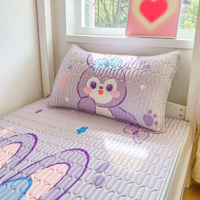 91家纺网 家纺一手货源 找家纺 川悦生活 2025新款大阪宿舍凉感丝凉席 米哈小兔