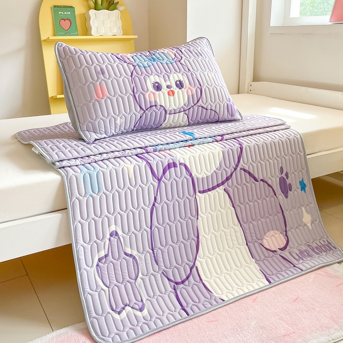 91家纺网 家纺一手货源 找家纺 川悦生活 2025新款大阪宿舍凉感丝凉席 米哈小兔