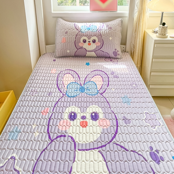 91家纺网 家纺一手货源 找家纺 川悦生活 2025新款大阪宿舍凉感丝凉席 米哈小兔