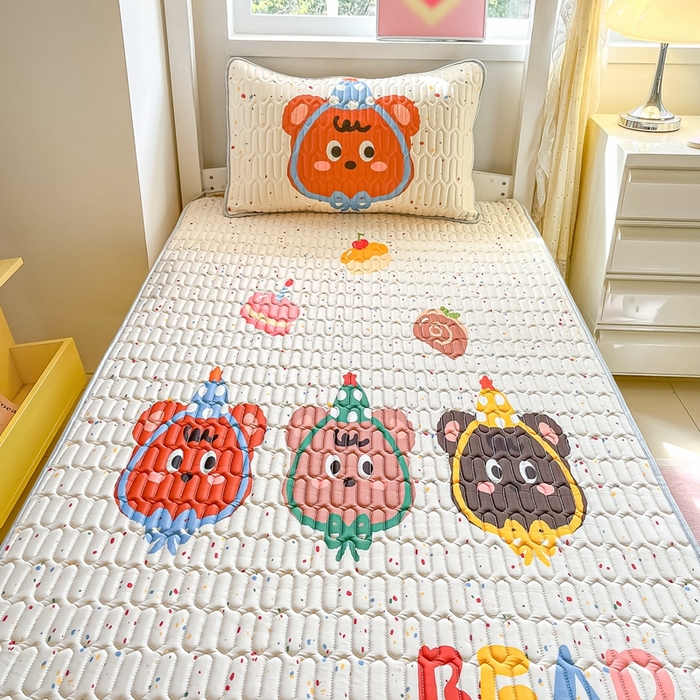 91家纺网 家纺一手货源 找家纺 川悦生活 2025新款大阪宿舍凉感丝凉席 快乐熊仔