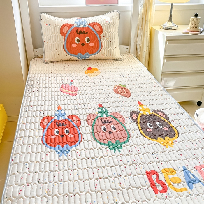 91家纺网 家纺一手货源 找家纺 川悦生活 2025新款大阪宿舍凉感丝凉席 快乐熊仔