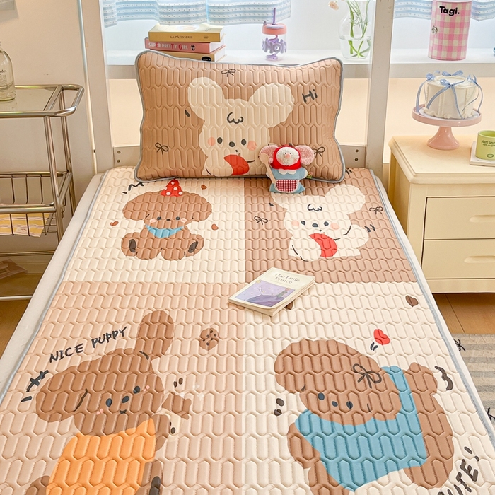 91家纺网 家纺一手货源 找家纺 川悦生活 2025新款大阪宿舍凉感丝凉席 布丁奶团