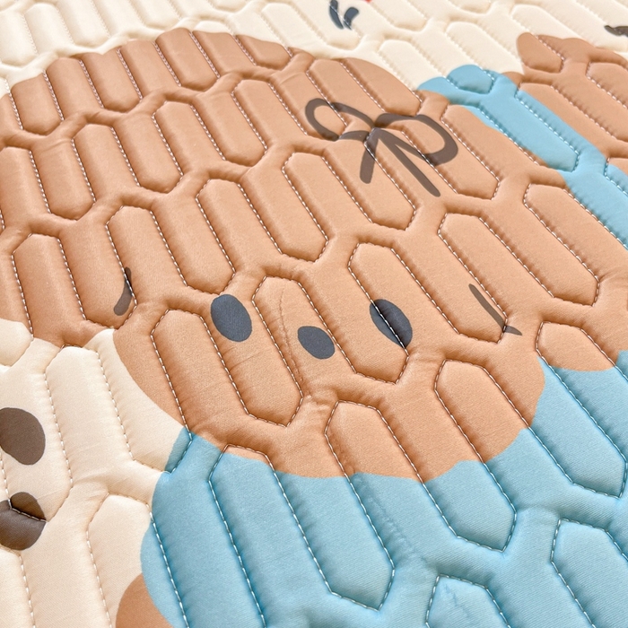 91家纺网 家纺一手货源 找家纺 川悦生活 2025新款大阪宿舍凉感丝凉席 布丁奶团