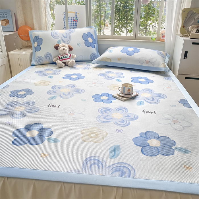 91家纺网 家纺一手货源 找家纺 美澳家纺 2025新款数码印花冰藤席凉席三件套床笠款凉席三件套 花漾星辰