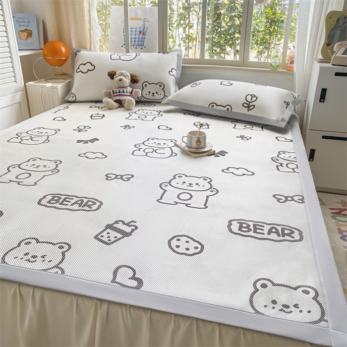 91家纺网 家纺一手货源 找家纺 美澳家纺 2025新款数码印花冰藤席凉席三件套床笠款凉席三件套 开心旺仔