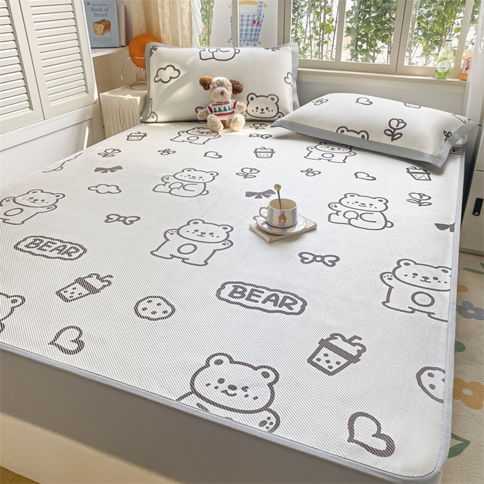 91家纺网 家纺一手货源 找家纺 美澳家纺 2025新款数码印花冰藤席凉席三件套床笠款凉席三件套 开心旺仔