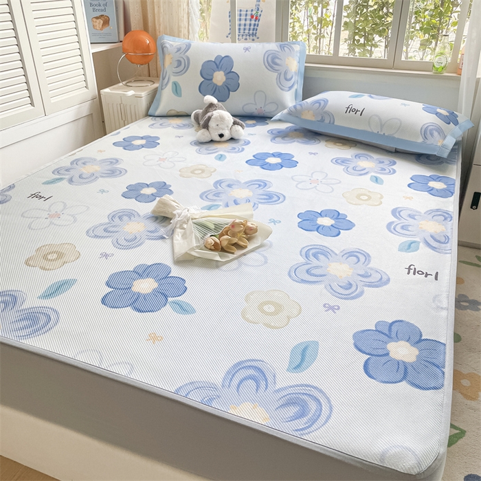 91家纺网 家纺一手货源 找家纺 美澳家纺 2025新款数码印花冰藤席凉席三件套床笠款凉席三件套 花漾星辰