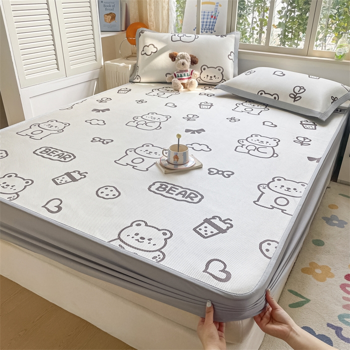 91家纺网 家纺一手货源 找家纺 美澳家纺 2025新款数码印花冰藤席凉席三件套床笠款凉席三件套 开心旺仔