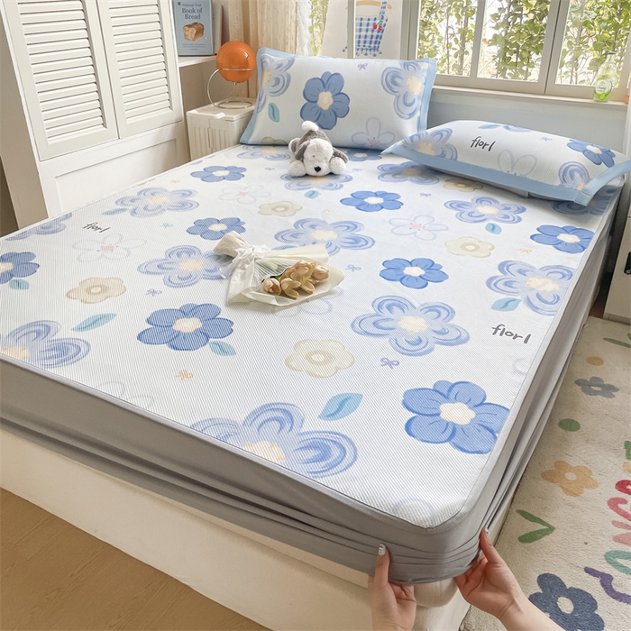 91家纺网 家纺一手货源 找家纺 美澳家纺 2025新款数码印花冰藤席凉席三件套床笠款凉席三件套 花漾星辰