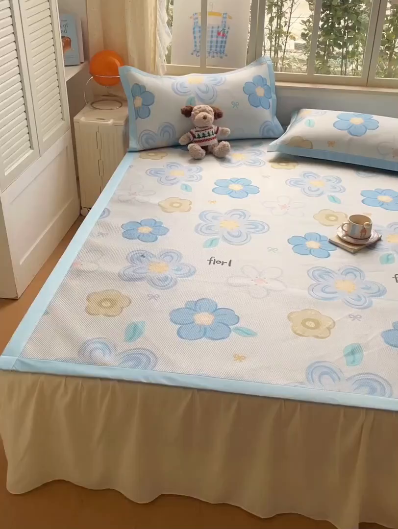 91家纺网 家纺一手货源 找家纺 美澳家纺 2025新款数码印花冰藤席凉席三件套床笠款凉席三件套 花漾星辰