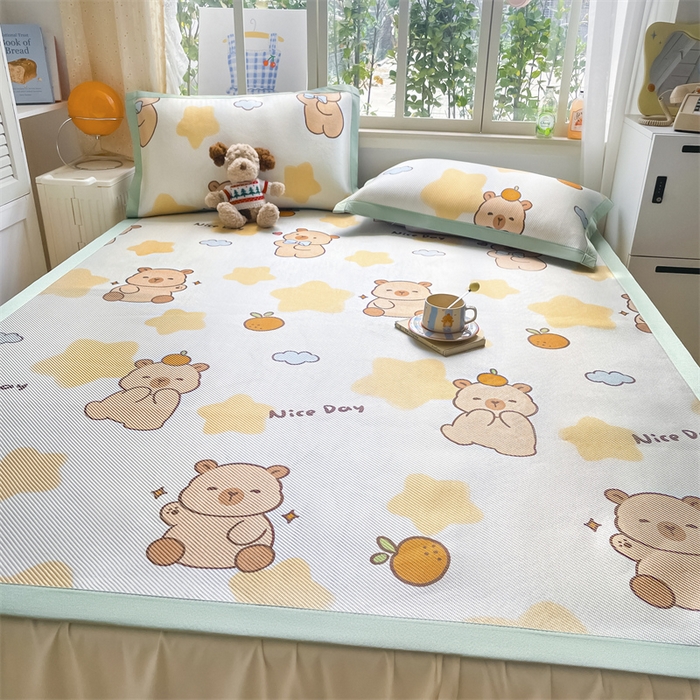 91家纺网 家纺一手货源 找家纺 美澳家纺 2025新款数码印花冰藤席凉席三件套床笠款凉席三件套 咕噜小熊