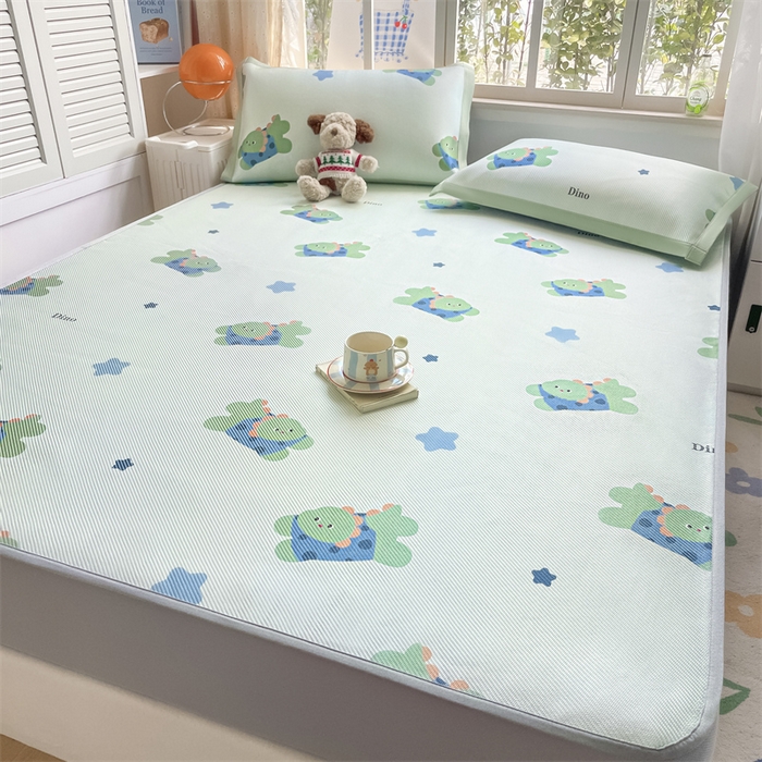 91家纺网 家纺一手货源 找家纺 美澳家纺 2025新款数码印花冰藤席凉席三件套床笠款凉席三件套 恐龙派对