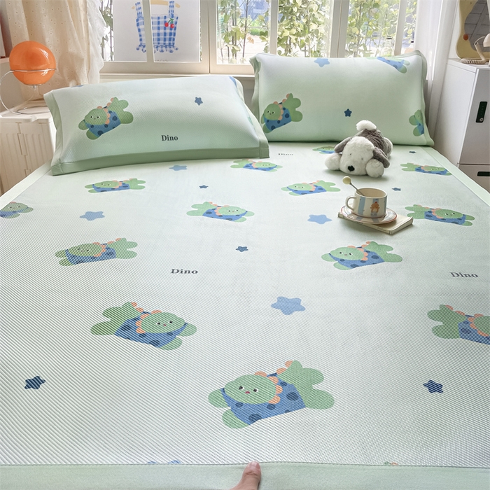 91家纺网 家纺一手货源 找家纺 美澳家纺 2025新款数码印花冰藤席凉席三件套床笠款凉席三件套 恐龙派对