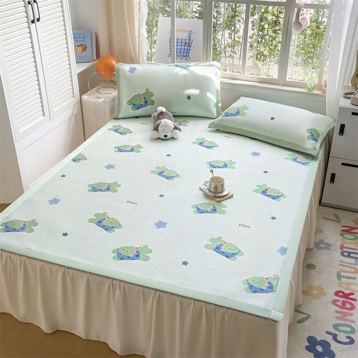 91家纺网 家纺一手货源 找家纺 美澳家纺 2025新款数码印花冰藤席凉席三件套床笠款凉席三件套 恐龙派对