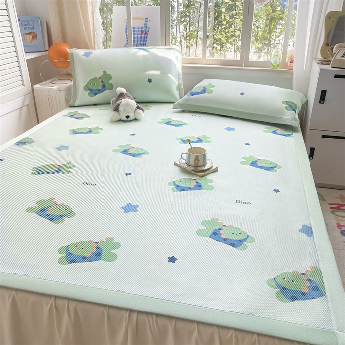 91家纺网 家纺一手货源 找家纺 美澳家纺 2025新款数码印花冰藤席凉席三件套床笠款凉席三件套 恐龙派对