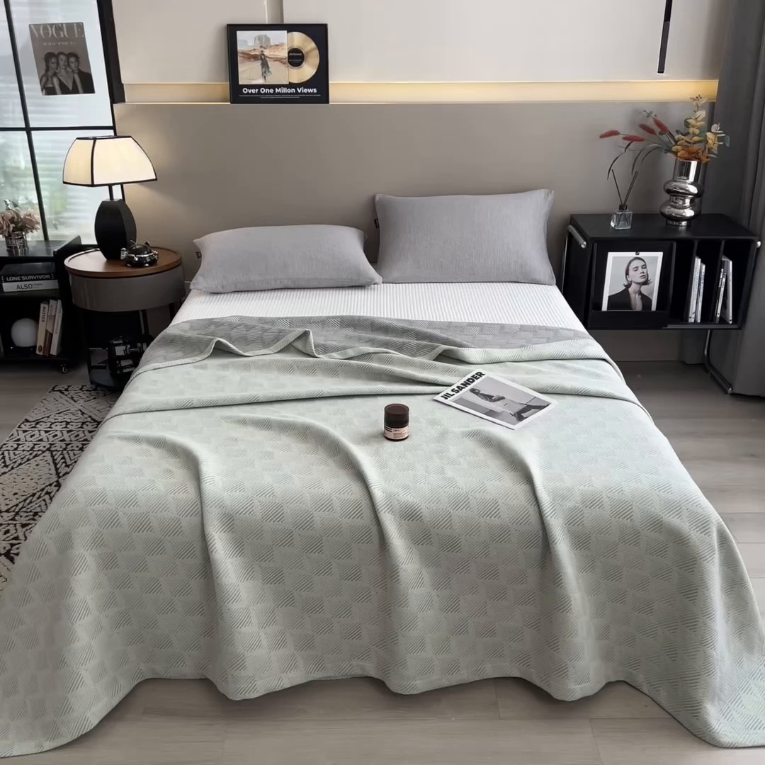 91家纺网 家纺一手货源 找家纺 世纪绒品 2025新款A类全棉纯棉三层纱多功能毛巾被盖毯床单夏被夏凉被空调被 莫奈-淡绿