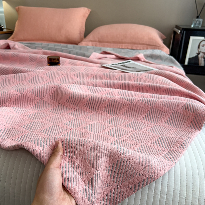 91家纺网 家纺一手货源 找家纺 世纪绒品 2026新款A类全棉纯棉三层纱多功能毛巾被盖毯床单夏被夏凉被空调被 莫奈-粉